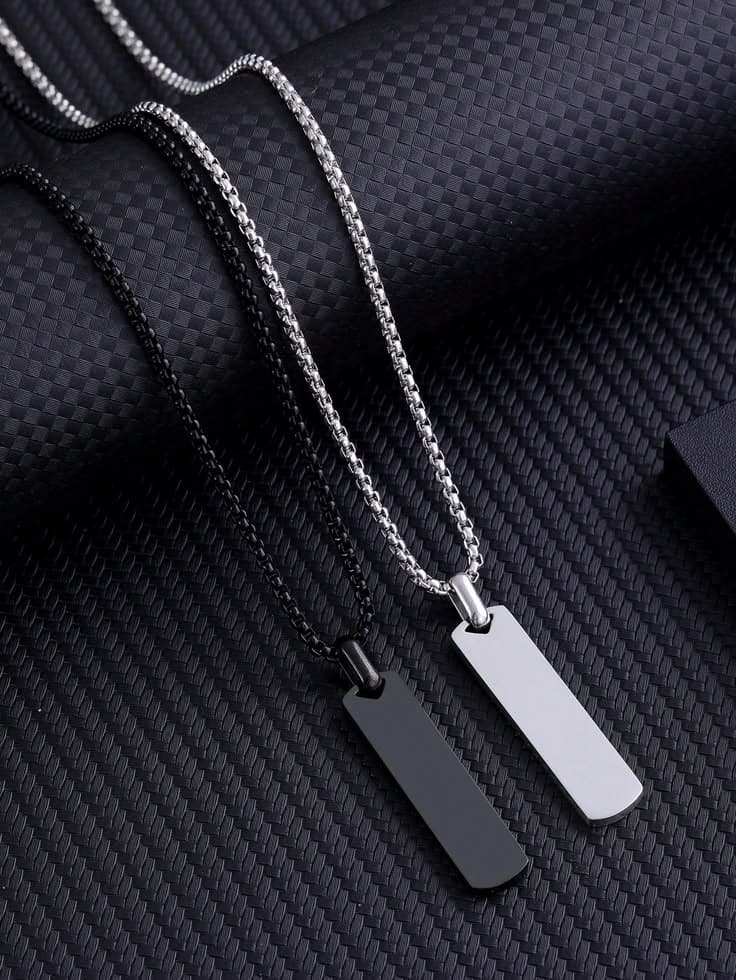 Colar Minimalista com Pingente Retangular · 1