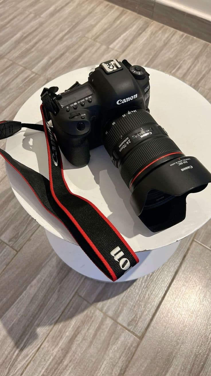 Canon EOS 7D com Lente EF-S 17-70mm · 2