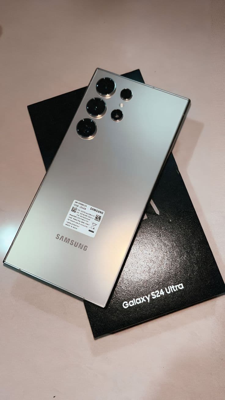 Samsung Galaxy S24 Ultra 5G · 4